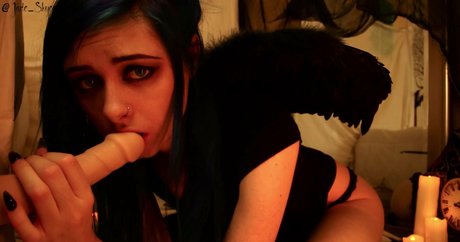 黒檀の小人OnlyFans ヌード 画像