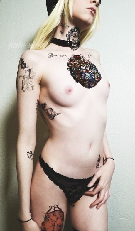 主観視点のアジア人OnlyFans アートヌード 写真