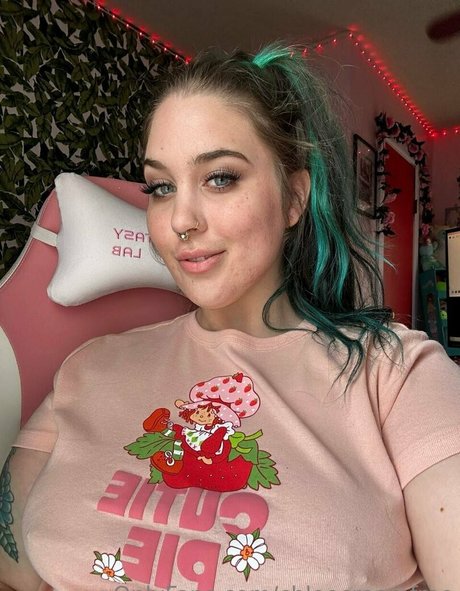 chloecreamfree アート女優 写真