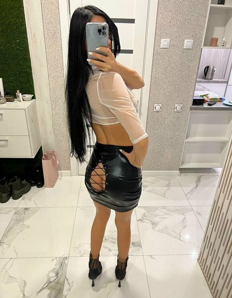 水中オンリーファン エロチック アーカイブ