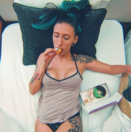 Missmushrooms 最高の女優 写真