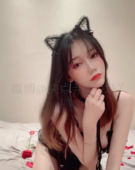 Qinqinwoya スターセックス ギャラリー