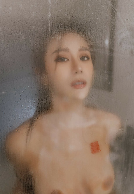 Lara Fan エロティック女優 ギャラリー