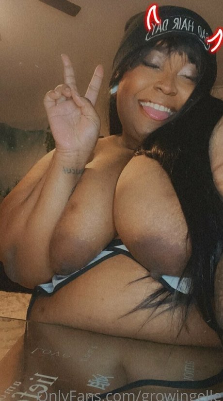 黒檀の小人OnlyFans ヌード 写真