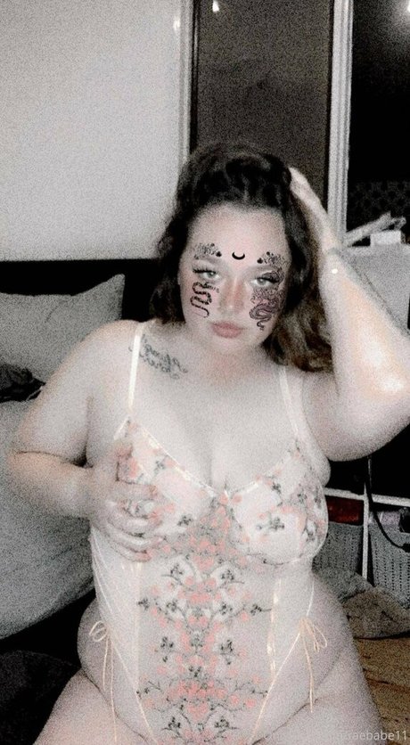 金髪の小柄なOnlyFans 美しい裸 画像