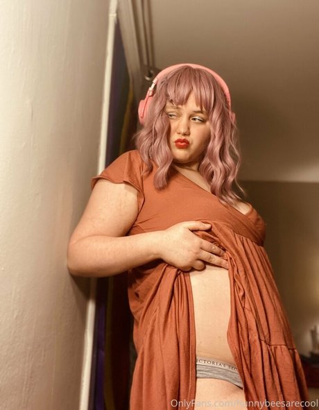 hunnybeesarecool ポルノスター 写真