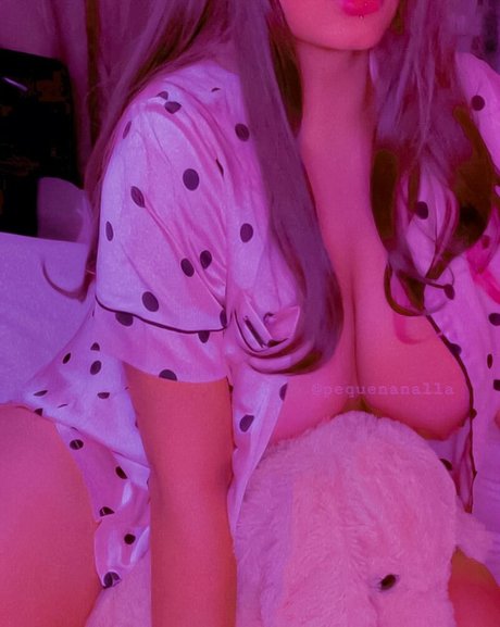 Nallinha ポルノスター ヌード 写真