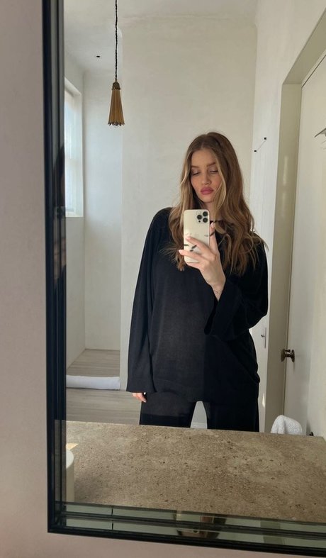 Rosie HW_ セックススター 画像