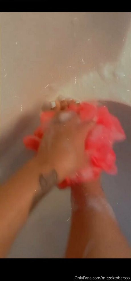 フィンドムオンリーファンズ 無料ポルノ 写真