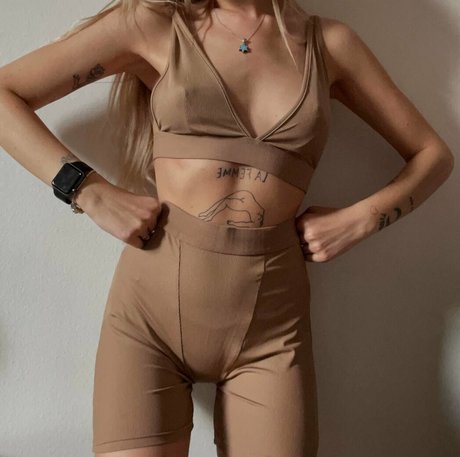 kiki nikki free 高品質スター ギャラリー