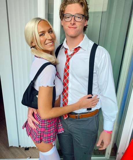 Madison Horacek ポルノモデル ギャラリー