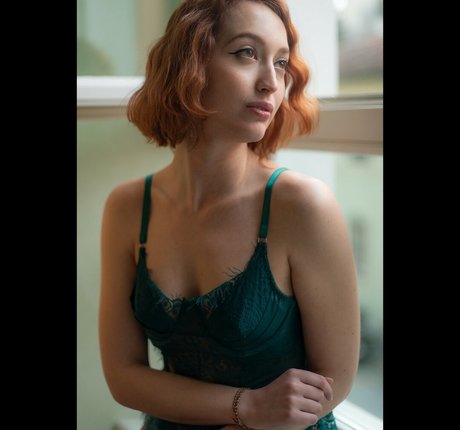 Ely Mango セクシーモデル 画像