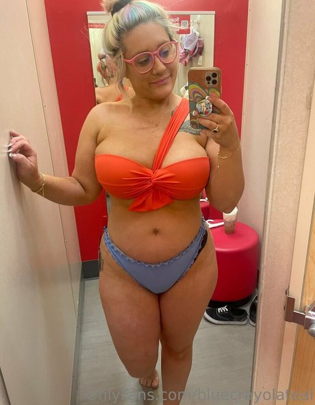 BlueCrayolaTeal アダルトスター 写真