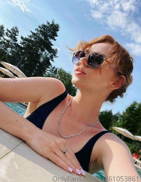 redfoxxxxxxx 裸の女優 写真