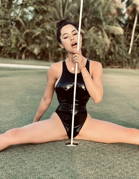 ニューハーフ ドミナトリックス OnlyFans アート裸 画像