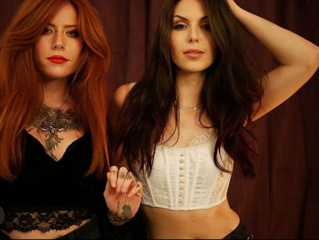 Ciny looney セクシー女優 写真