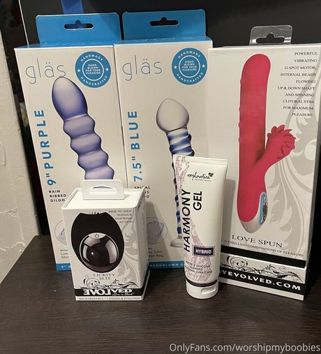 大きな乳首OnlyFans 無料セクシー 写真