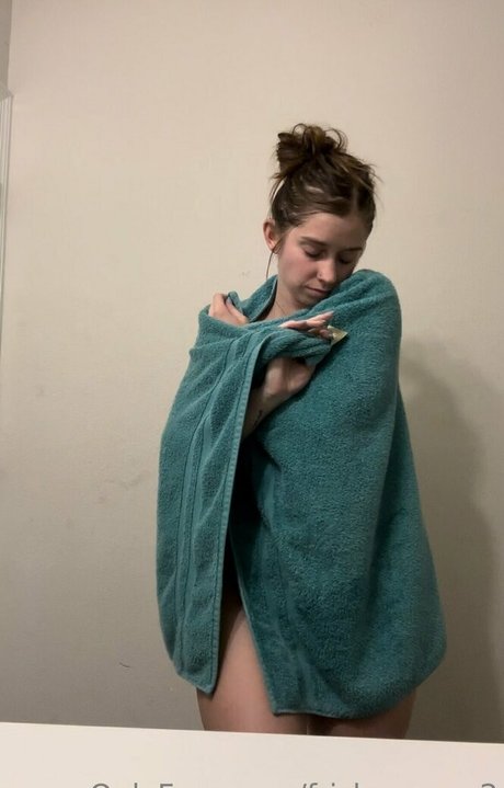 friskyqueen2 スター ヌード 写真