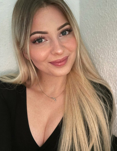 かわいい巨乳OnlyFans 美しいxxx ギャラリー