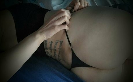 bossbitch eleanor スター ヌード 画像