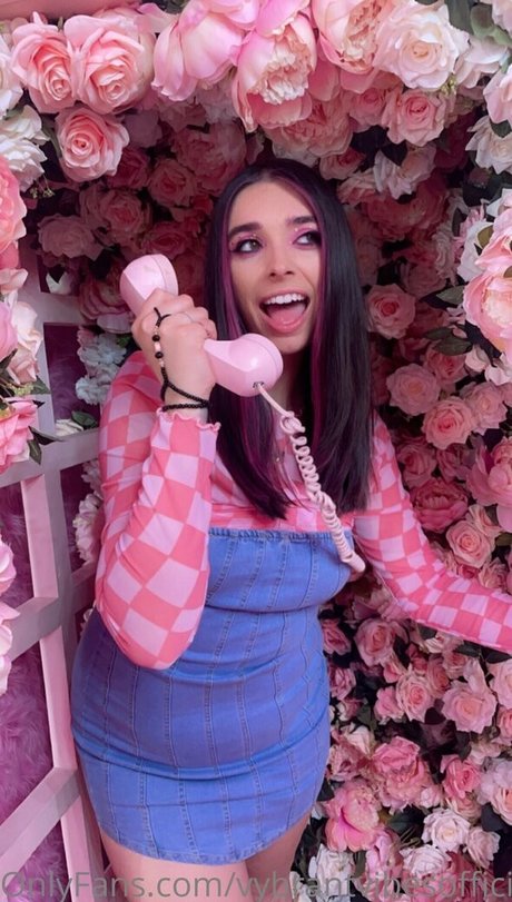 vybrantvibesofficial HDポルノスター 写真