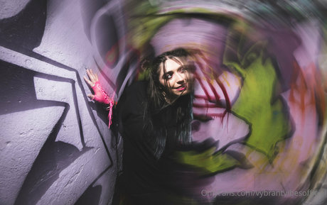 vybrantvibesofficial xxxスター 写真