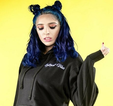 フィンドムオンリーファンズ ホットセックス 画像