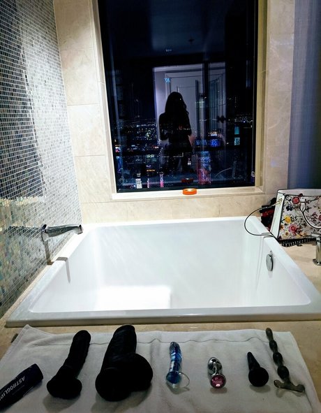 theariasativa 最高のスター 写真