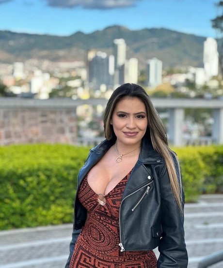 Alejandra Rubio エロティックなポルノスター 写真