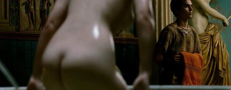 曲線美の赤毛OnlyFans 美しいヌード 写真