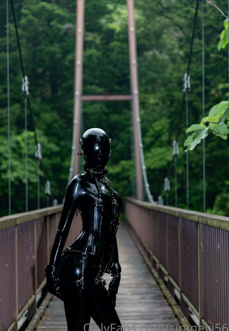 チンコを持つ女たち OnlyFans ホットポルノ 写真