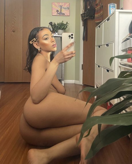 大きなお尻のアジア人OnlyFans パーフェクト 画像