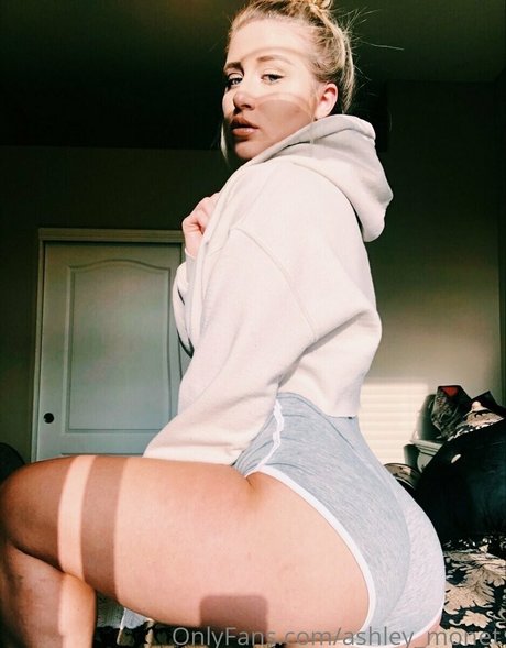 Ashley Monet かわいいスター 写真