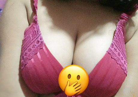 小柄なブロンドの熟女OnlyFans ホットxxx 写真