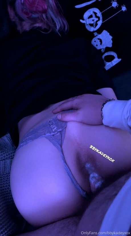 bbykadeyxox 可愛いモデル 写真