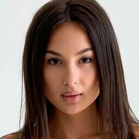 Milena Yavorskay XXXモデル 画像