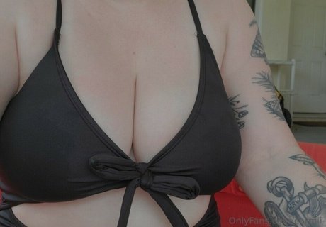 Carmii ポルノスター 高品質 写真