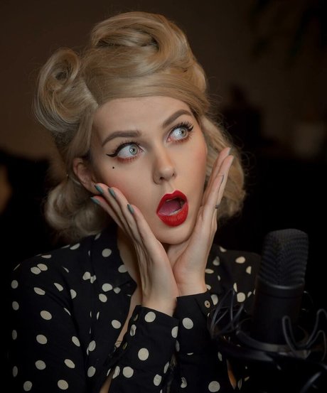 Alina Rin xxxモデル 写真