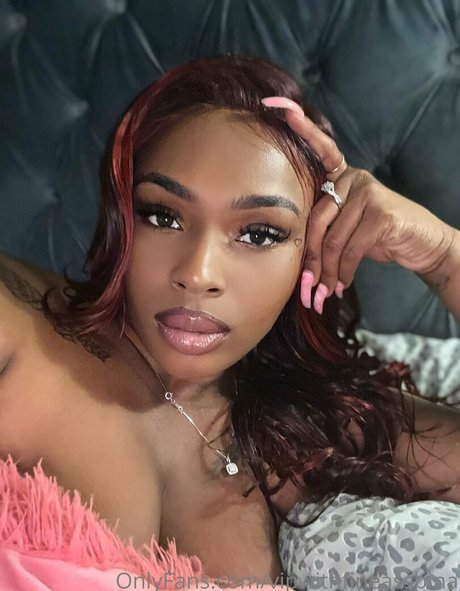 エモオンリーファン 裸 画像