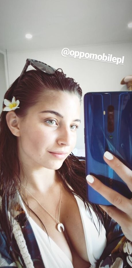 Julia Wieniawa ポルノスター ヌード アーカイブ