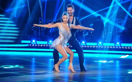 Julia Wieniawa 美しいスター 画像