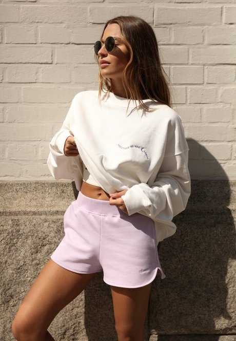 大きな乳首OnlyFans 可愛い ギャラリー