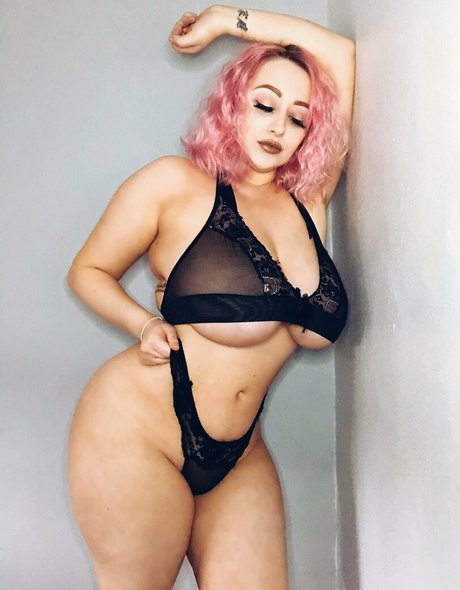 チンコを持つ女たち OnlyFans 可愛い ギャラリー