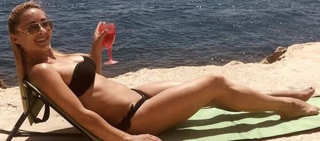 Maltese Girls 裸のモデル 画像