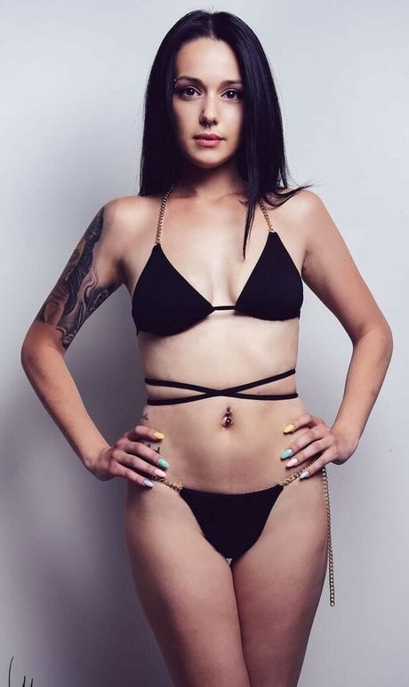 Maltese Girls ポルノスター ギャラリー