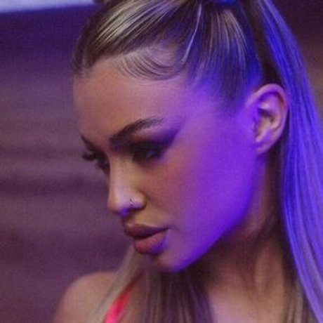 Ema Radujko セクシーモデル 画像