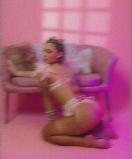 Ema Radujko ポルノスター アダルト ギャラリー