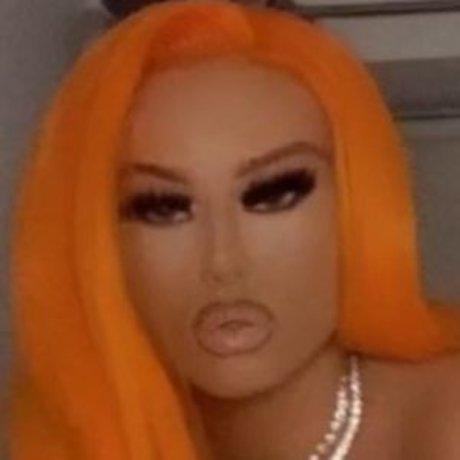 Saffron Jenkins ヌードスター ギャラリー