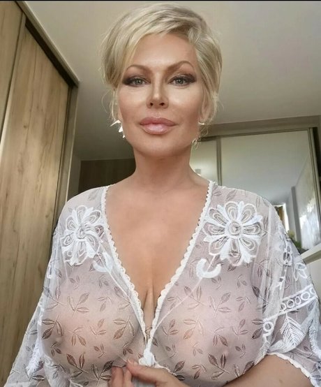 アーミーガールズオンリーファン 美しい 画像