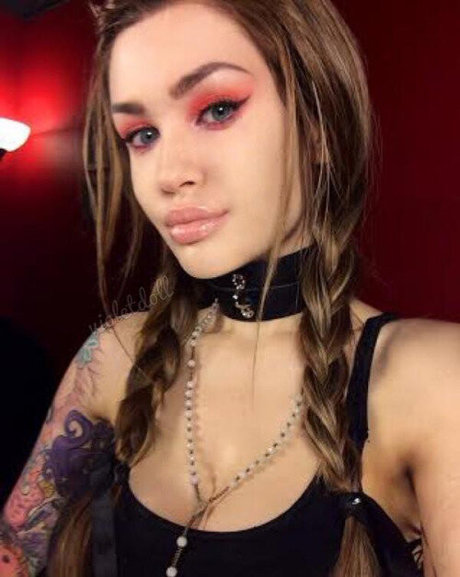 Violet Doll ホットなモデル 画像